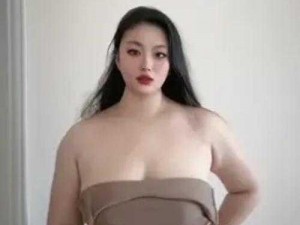 丰满 BBWBBWBBWBBWBBWBBW 时尚潮流女士 T 恤，让你展现独特魅力