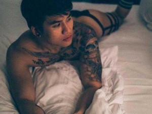 18Gay 男同 69 多毛男亚洲情趣内衣，极致诱惑，释放你的欲望