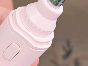 靓女偷窥浓密毛的女厕必备私密部位毛发修剪神器